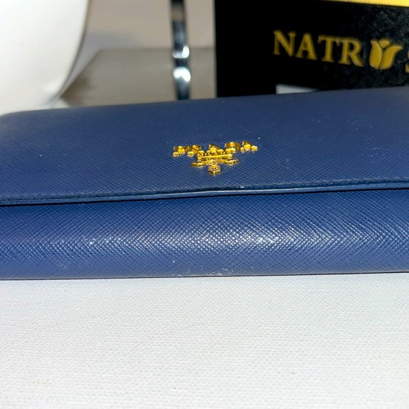Blue Prada wallet with box and papers - Picture 3 of 15
